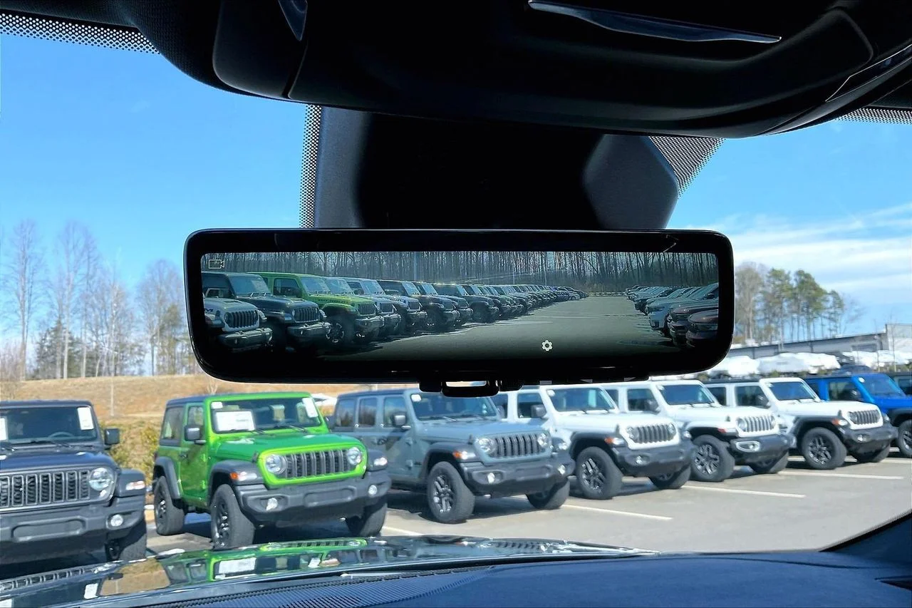 New 2026 Baltic Gray Metallic Clear-Coat Exterior Paint Jeep Limited image 23