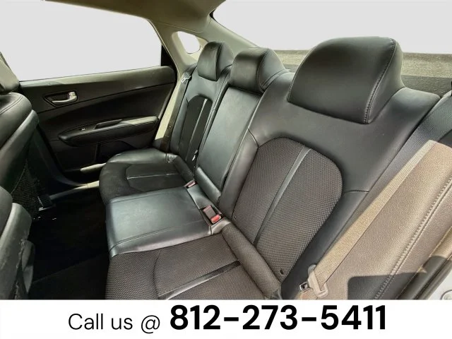 Used 2019 White Kia S image 22