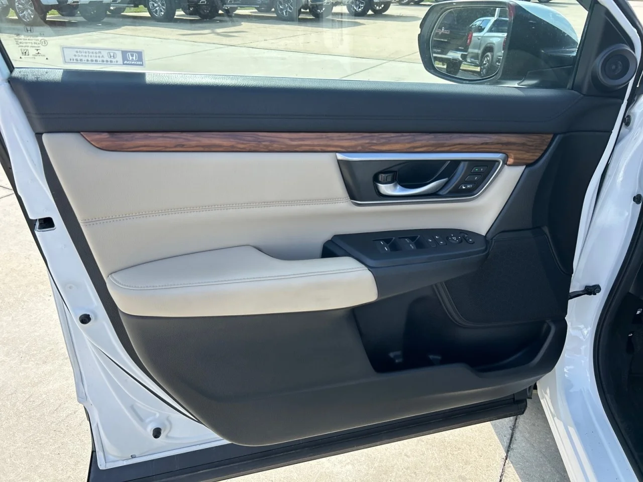 Used 2021 White Honda Touring image 10