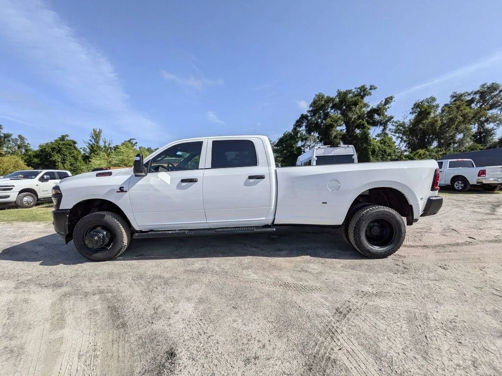 New 2026 Bright White Clear-Coat Exterior Paint RAM Tradesman image 6