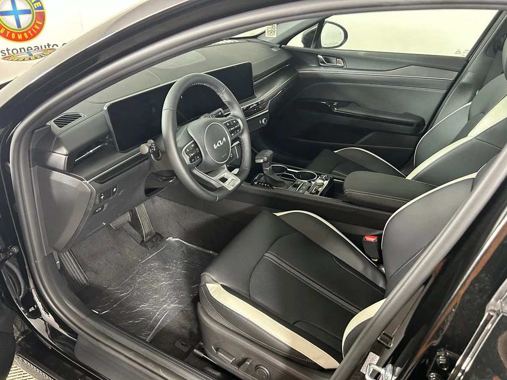 New 2026 Aurora Black Pearl Kia GT-Line AWD image 7