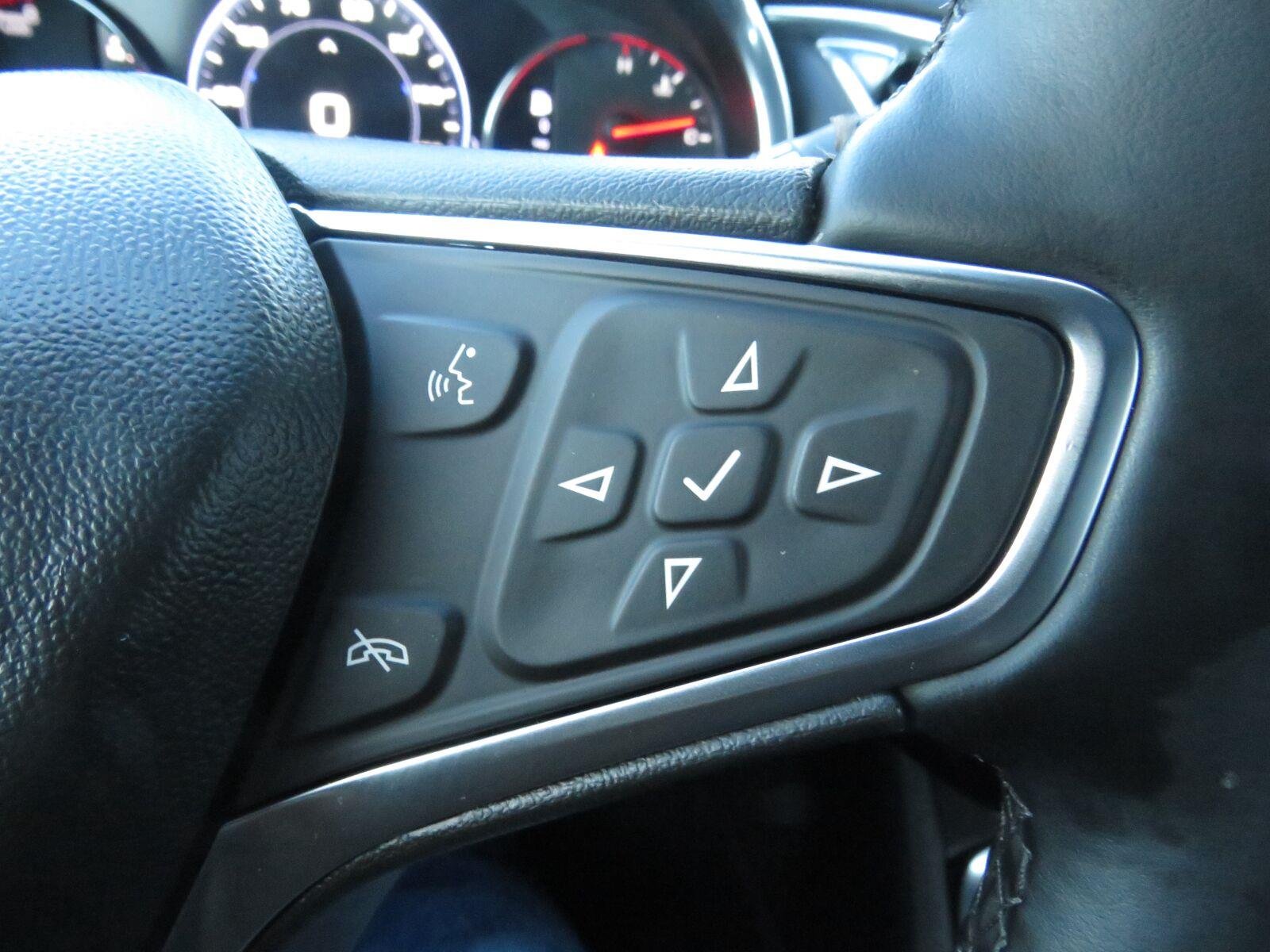 Used 2025 Mosaic Black Metallic Chevrolet LT image 33