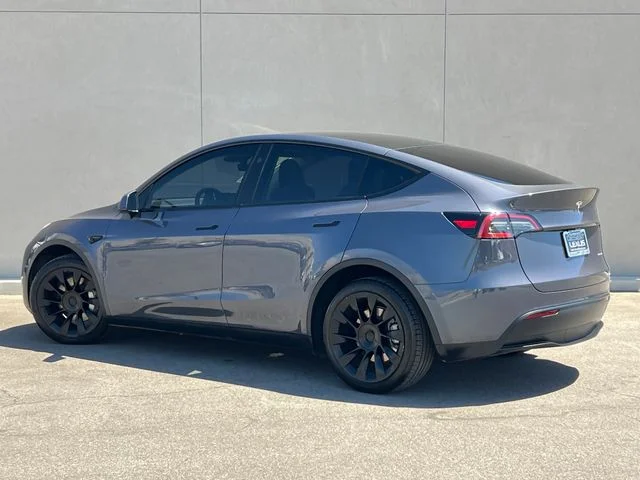 Used 2023 Midnight Silver Metallic Tesla Long Range image 7
