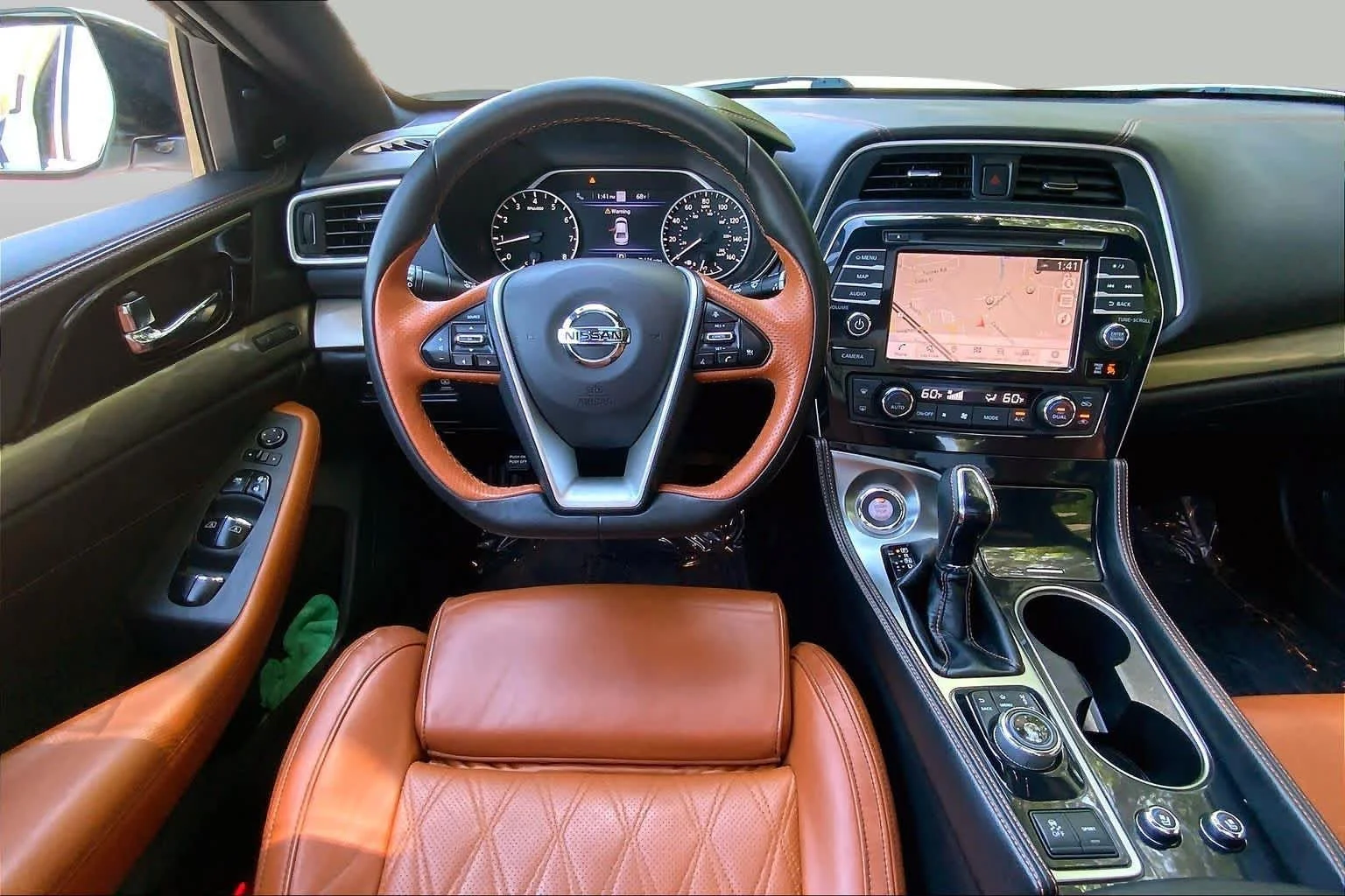 Used 2019 Pearl White Tricoat Nissan Platinum image 6