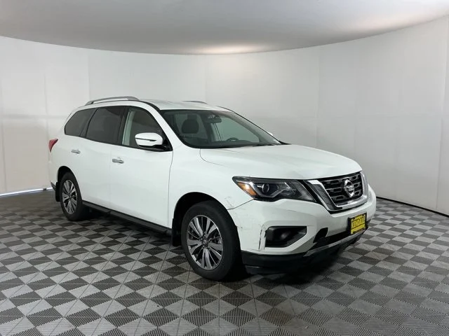 Used 2018 White Nissan S image 3