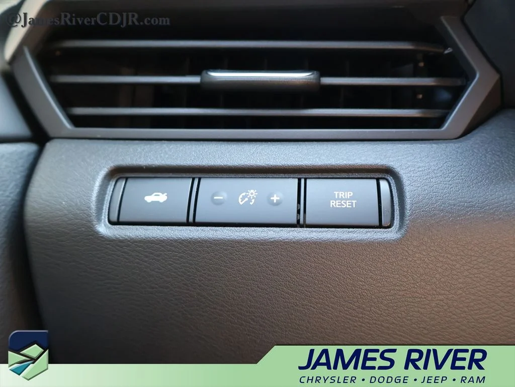 Used 2025 Red Nissan 2.5 SV image 30