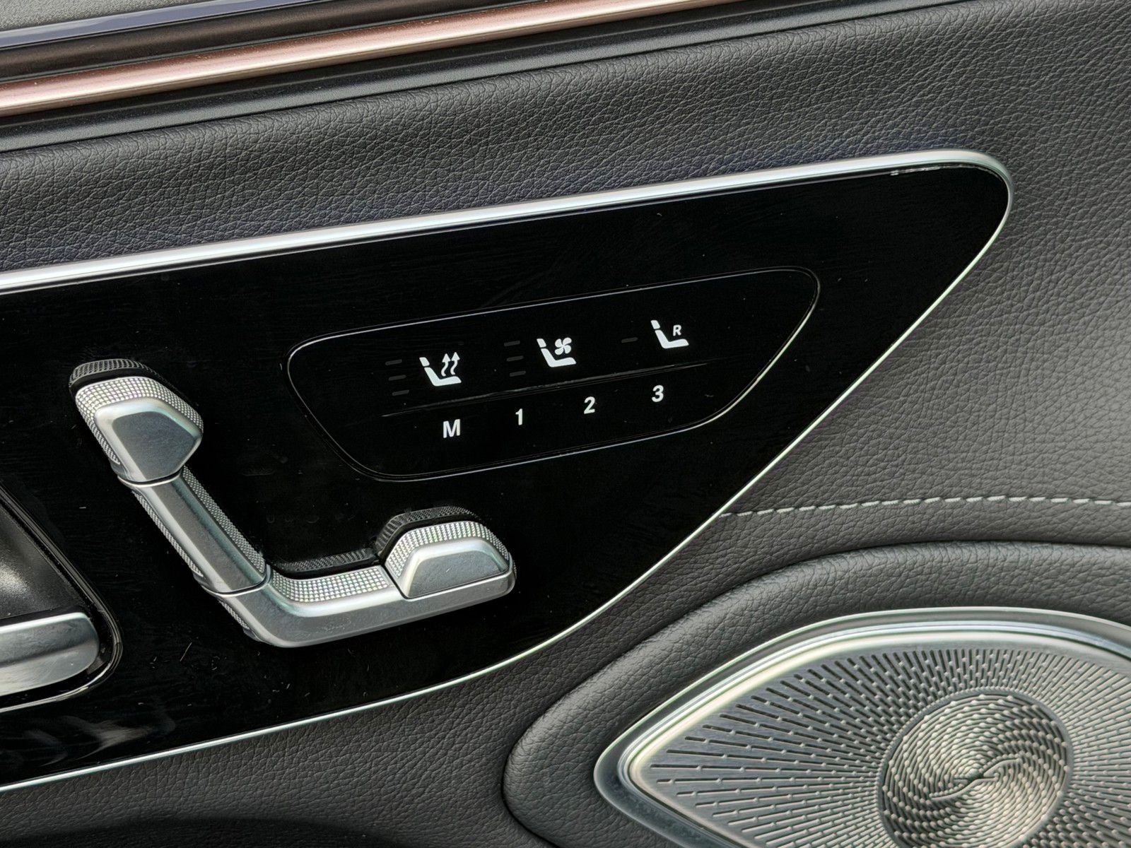 Certified Used 2023 Blue Mercedes-Benz 580 image 8
