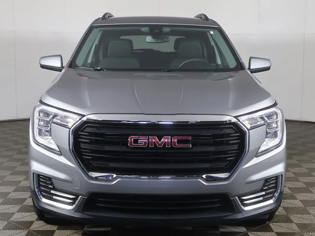 Used 2023 Silver GMC SLE image 9