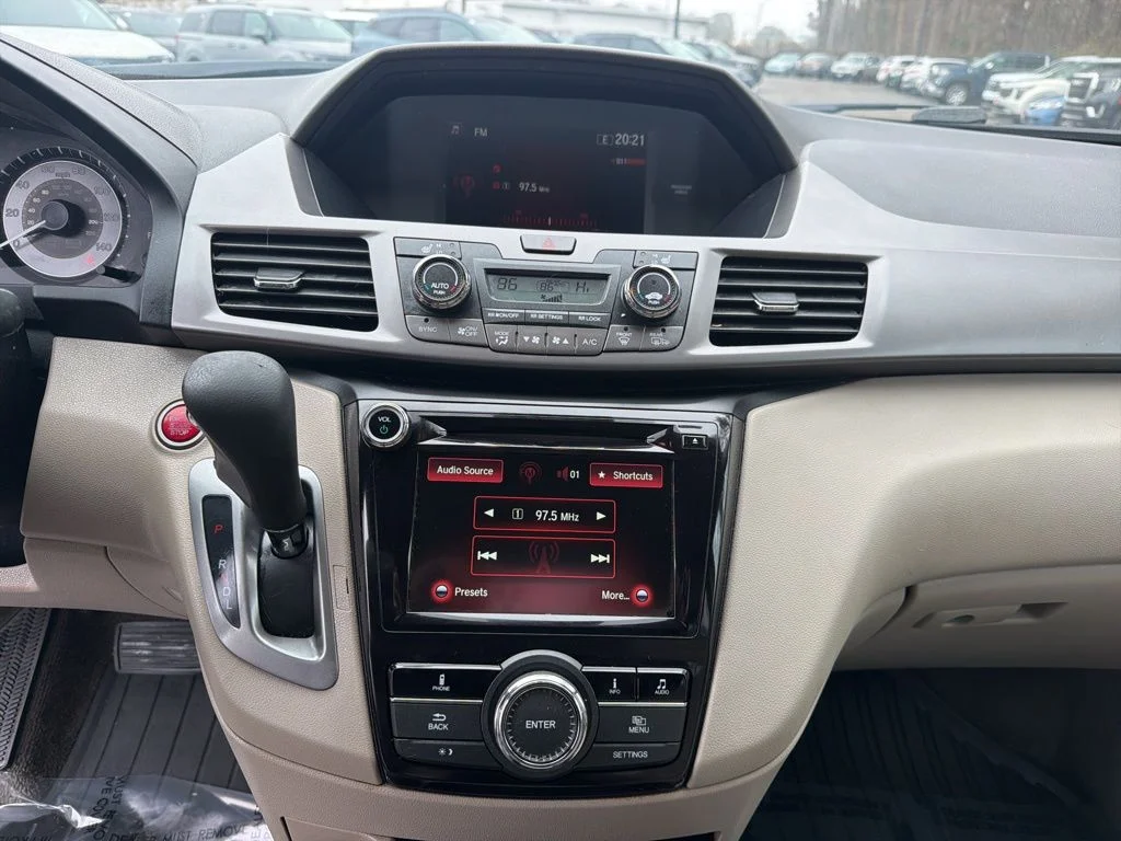Used 2015  Honda EX-L image 16
