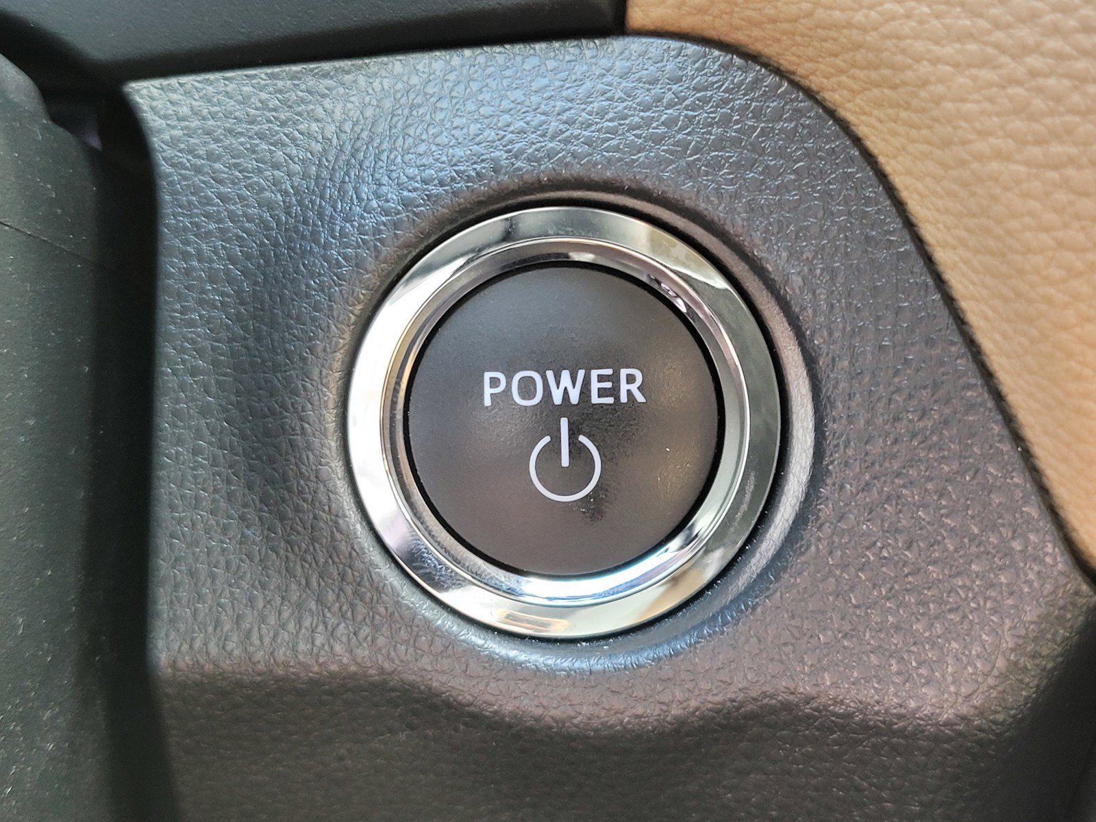 Used 2024  Toyota Hybrid Limited image 23