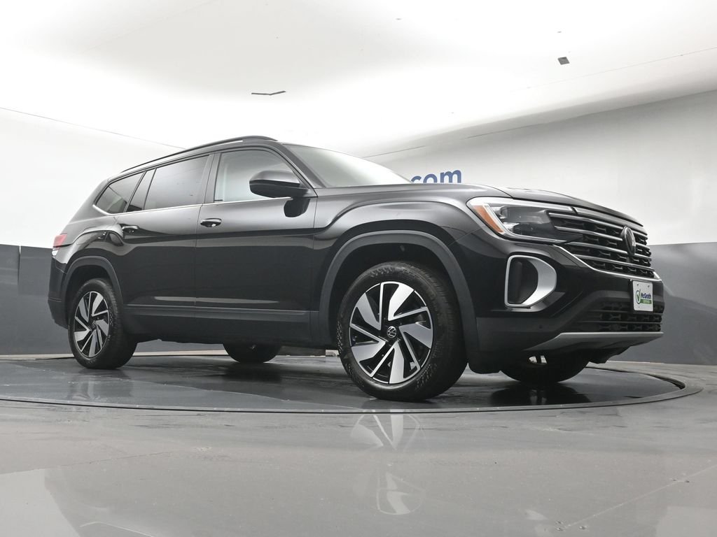 Used 2026 Black Volkswagen SE w/Technology image 27