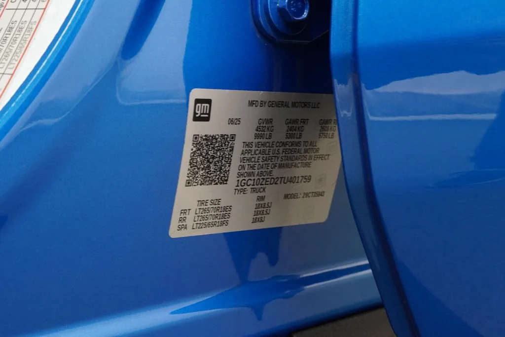 New 2026 Riptide Blue Metallic Chevrolet LT - Extended Range image 37