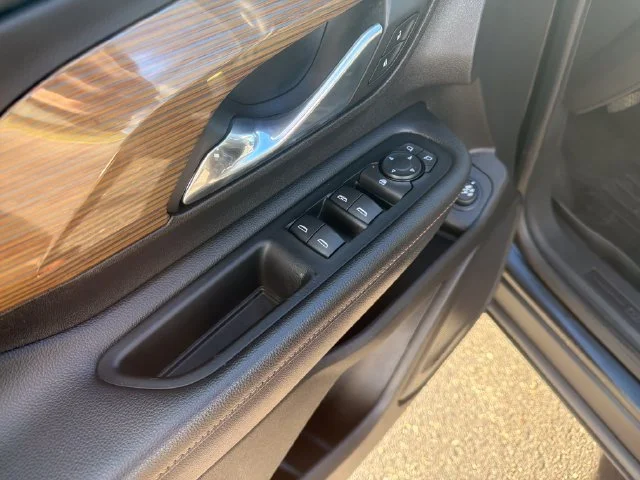 Used 2018 Black GMC SLE image 13