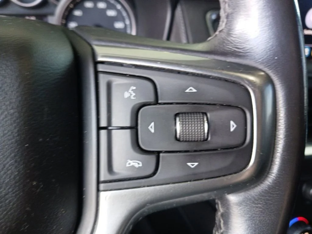 Used 2021 BLACK Chevrolet LT image 33