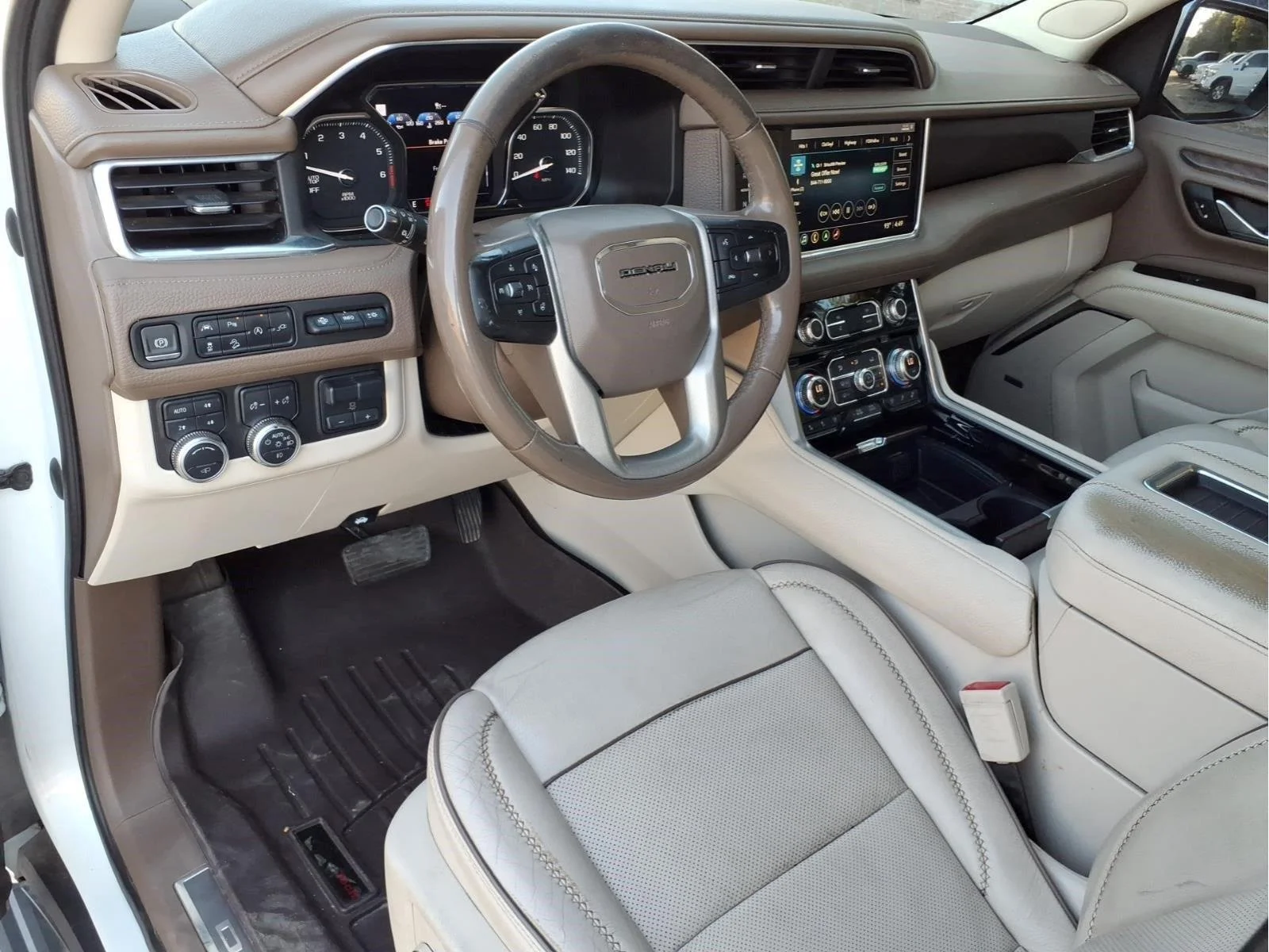 Used 2021 WHITE FROST TRICOAT GMC Denali image 18