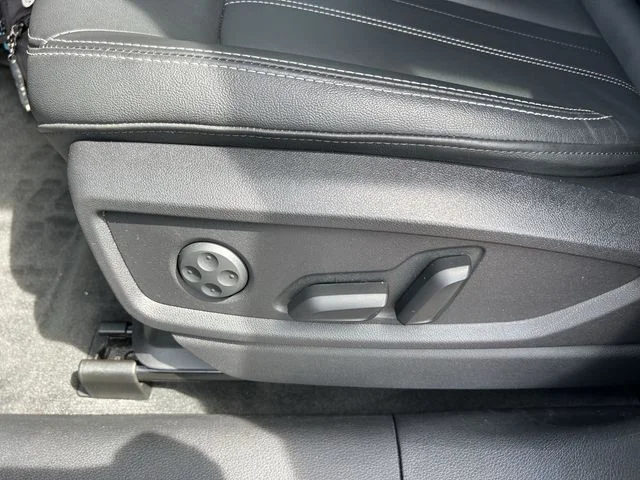 Used 2022  Audi 40 Premium Plus image 25