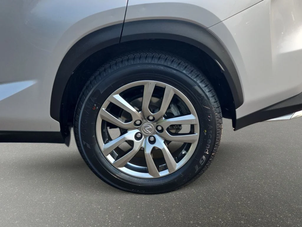 Used 2015 Silver Lexus 200t image 37