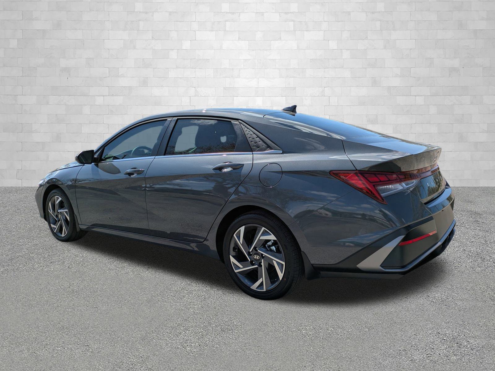 New 2026 Ecotronic Gray Hyundai Limited image 4