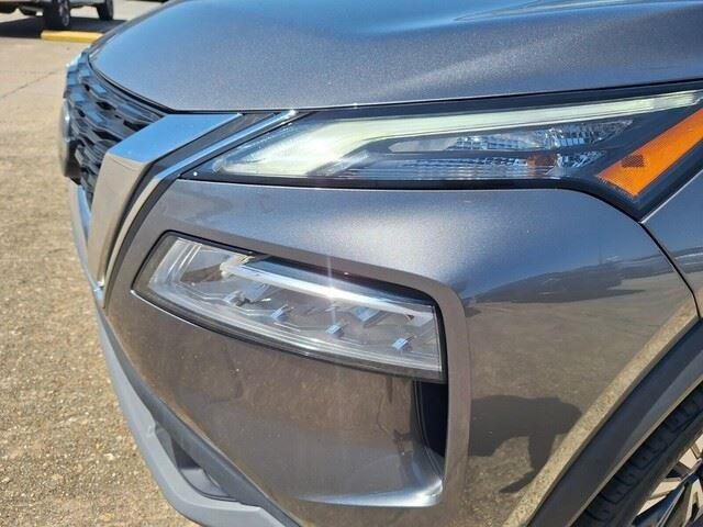 Used 2021 Gun Metallic Nissan SV image 10