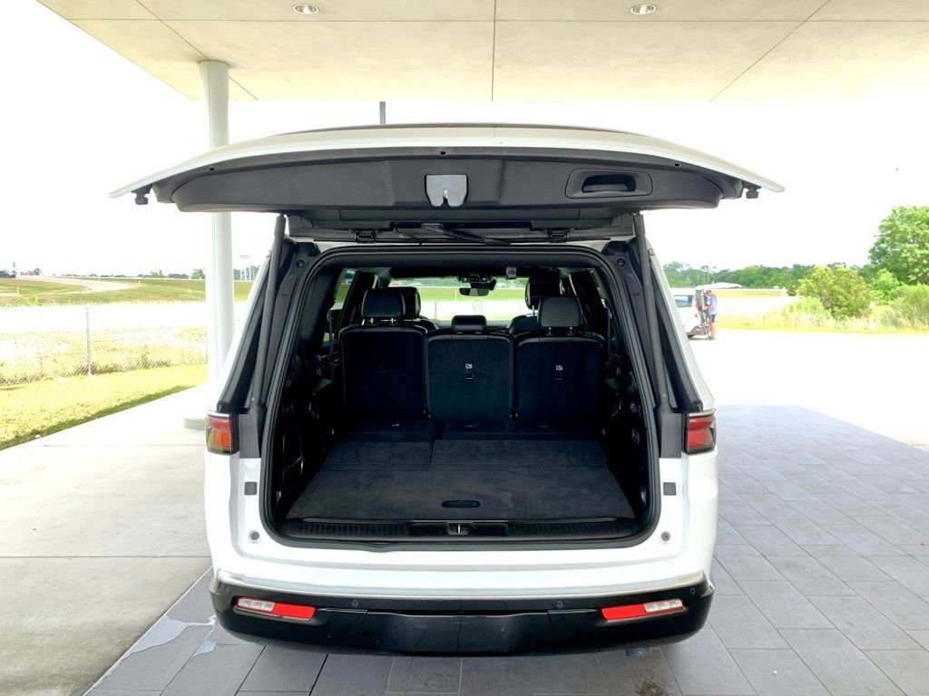 Used 2025 White Jeep Series II image 23