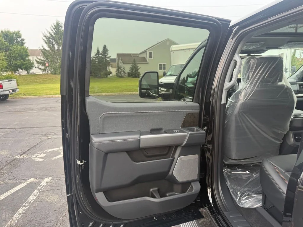 New 2026 Agate Black Metallic Ford F-450® Lariat® image 40