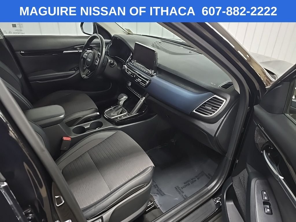 Used 2023 Black Kia S image 15