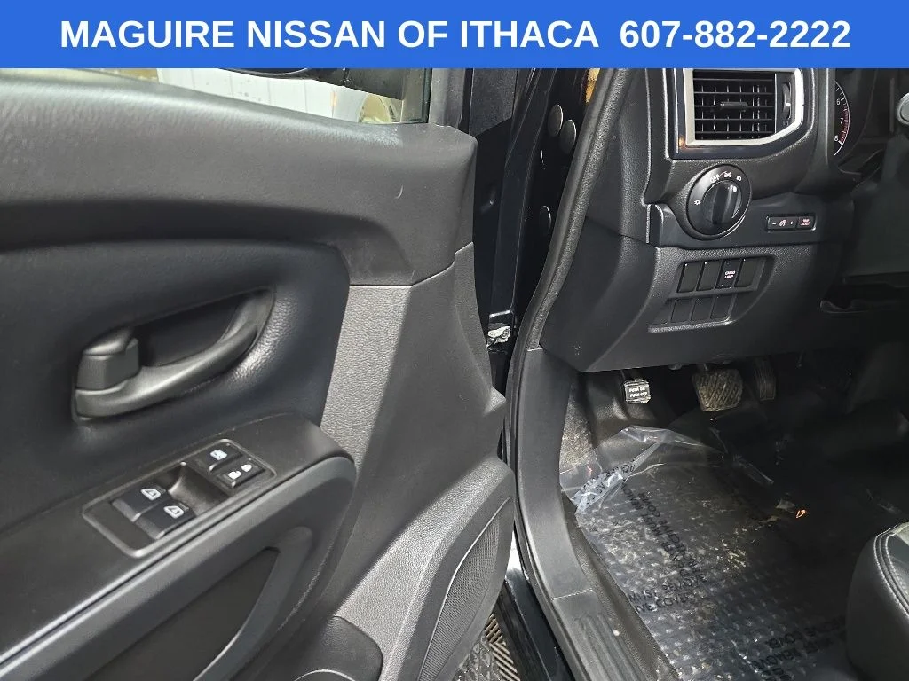 Used 2018 Black Nissan S image 27