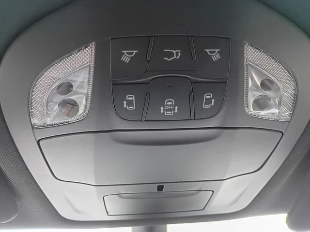 New 2026 Diamond Black Crystal Pearl-Coat Exterior Paint Chrysler Select image 18