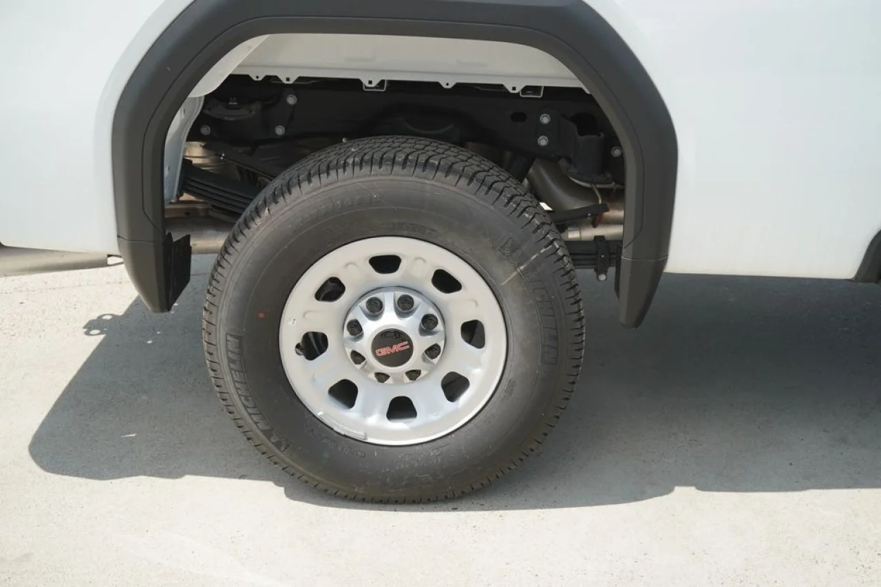 2025 GMC Sierra 3500HD Pro - Photo 6