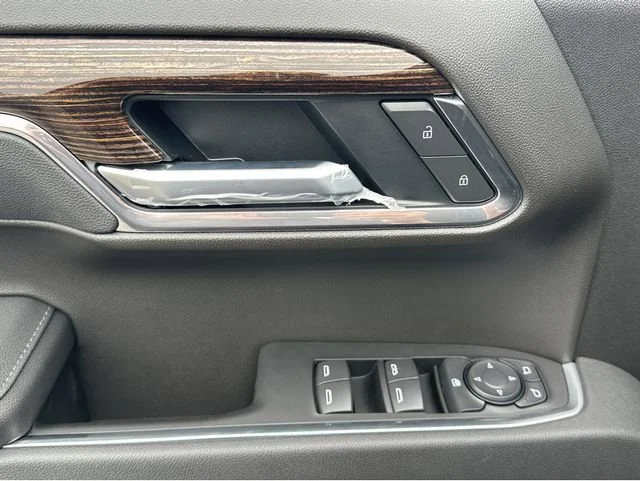New 2026 Onyx Black GMC Elevation image 28