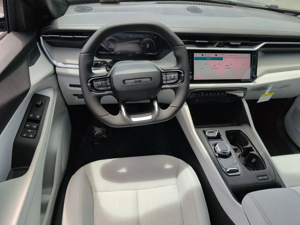 New 2026 Sting-Gray Clear-Coat Exterior Paint Jeep Laredo image 18