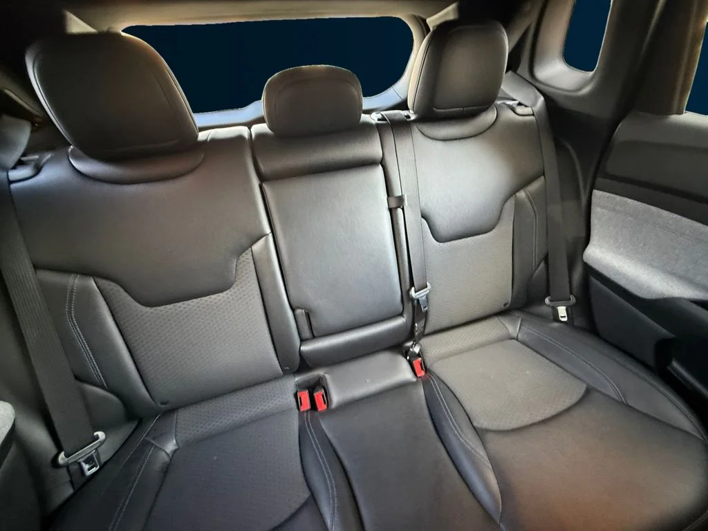 Used 2024 Blue Jeep Latitude image 18