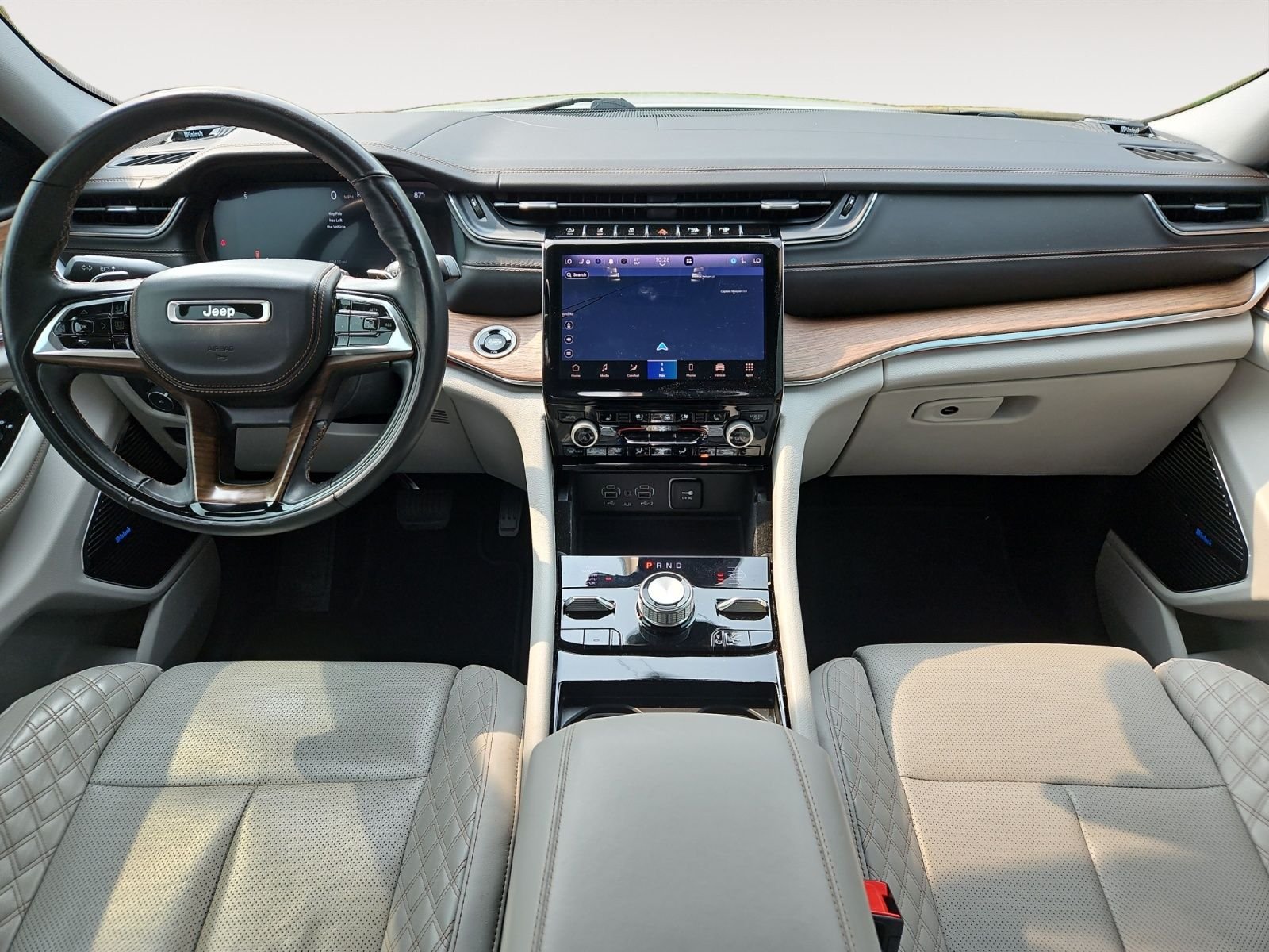Used 2022 White Jeep Summit image 10