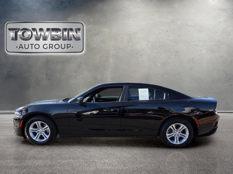 Used 2023 Black Dodge SXT image 8