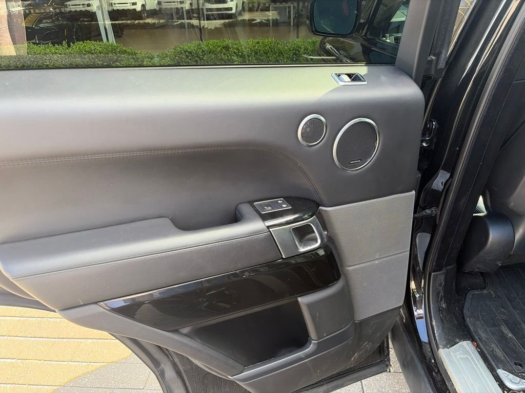 Used 2022 Santorini Black Metallic Land Rover SVR image 23