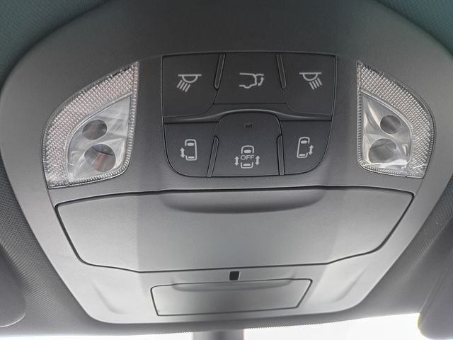 New 2026 Diamond Black Crystal Pearl-Coat Exterior Paint Chrysler Select image 18