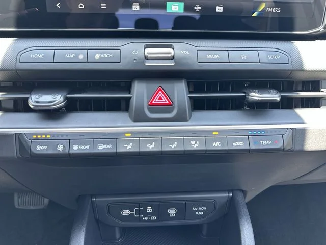 New 2026 Snow White Pearl Kia LXS image 18