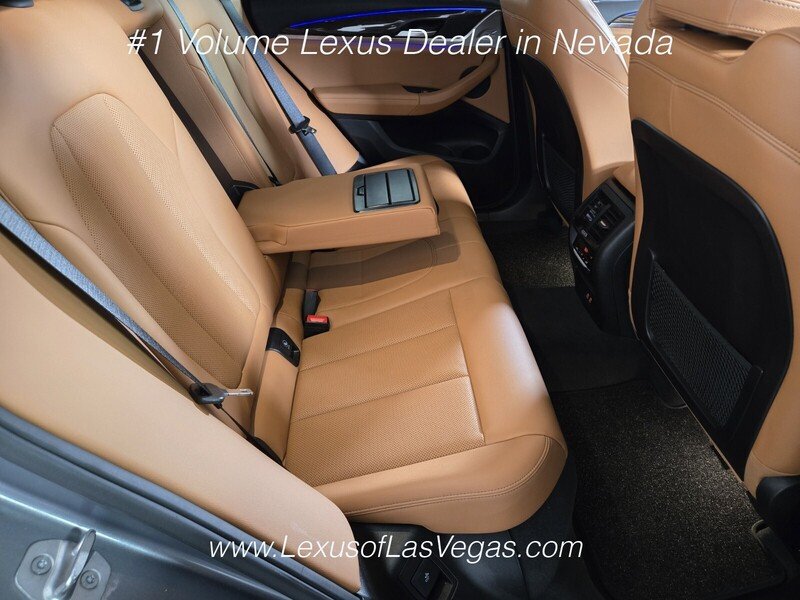 Used 2024 Gray Metallic BMW sDrive30i image 21