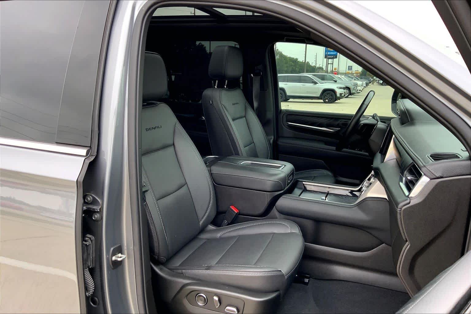 2021 GMC Yukon Denali - Photo 9