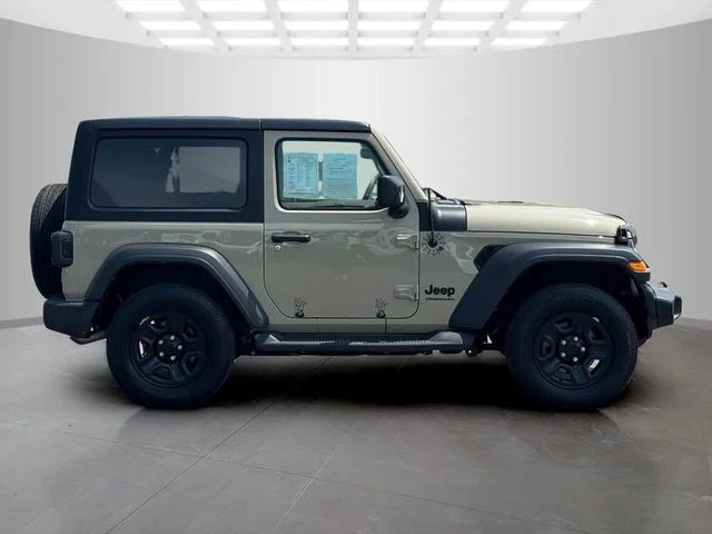 Certified Used 2022  Jeep Sport image 8