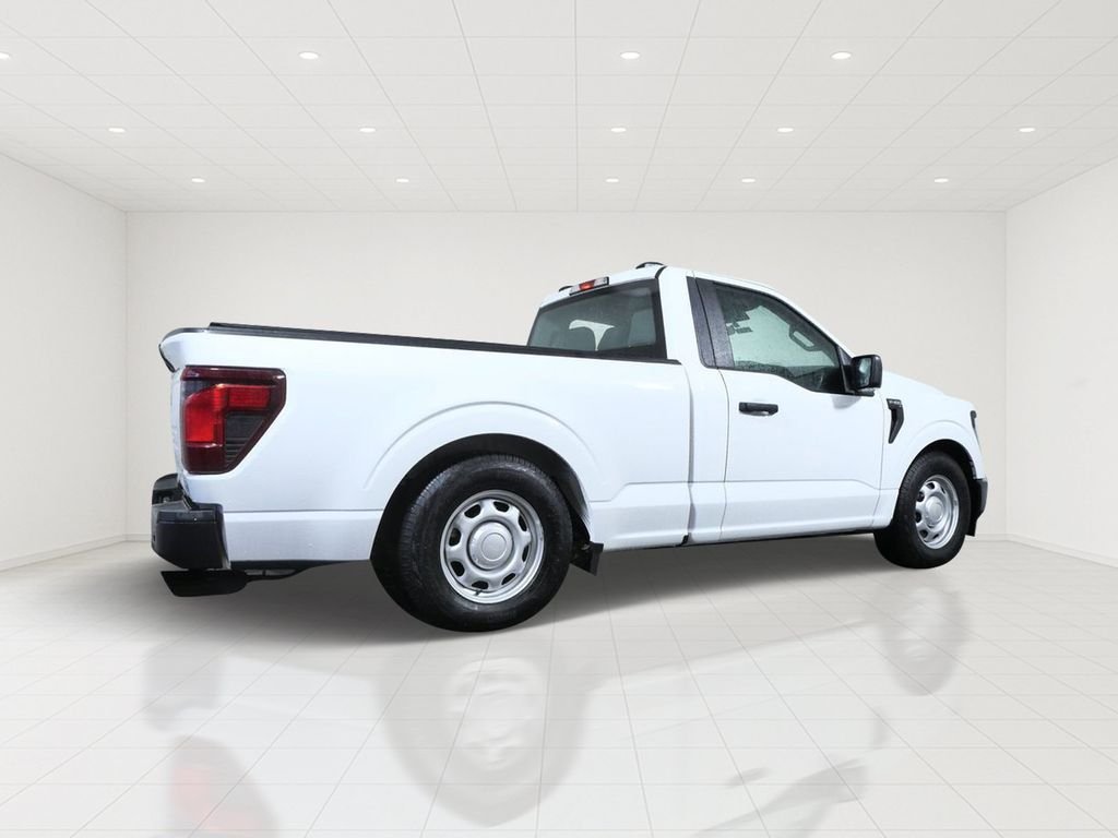 Used 2025 White Ford XL image 6