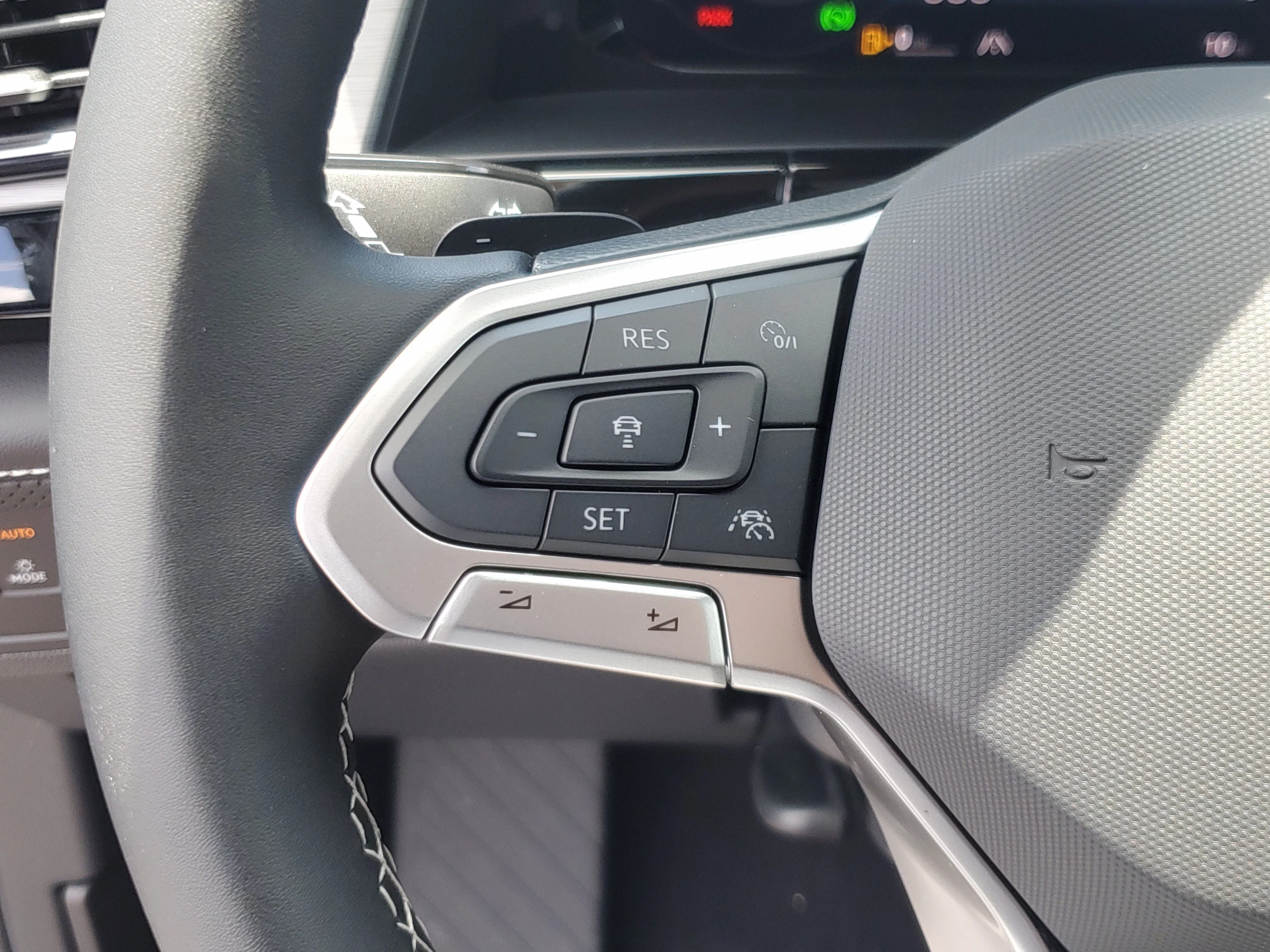 New 2026 Black Volkswagen 2.0T SE w/Technology image 24