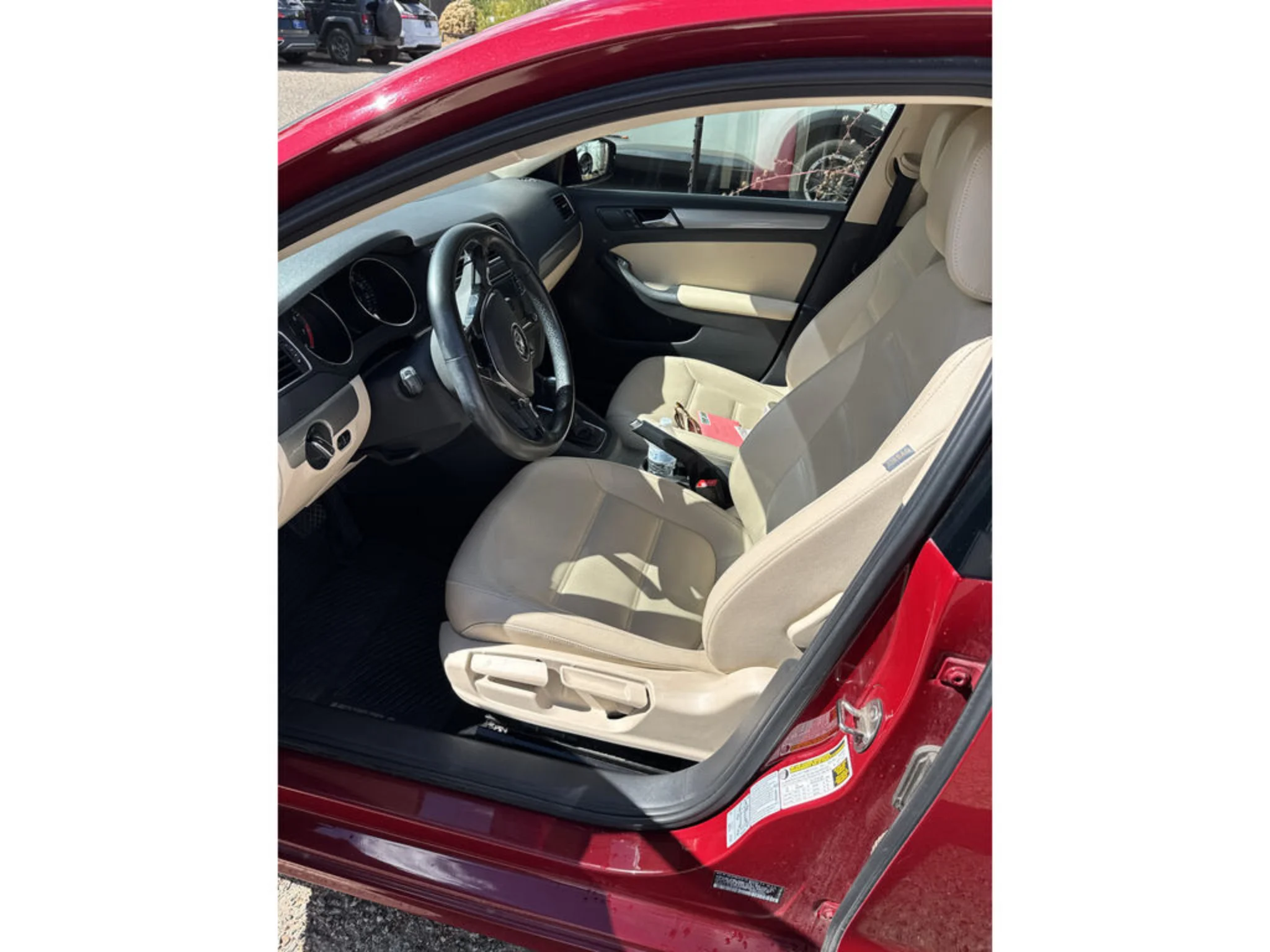 3VWDB7AJ6HM284011
