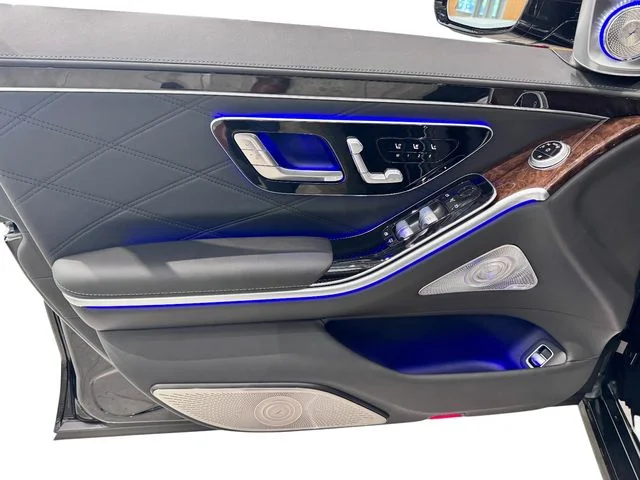 New 2026 Black Mercedes-Benz Maybach S 580 image 11