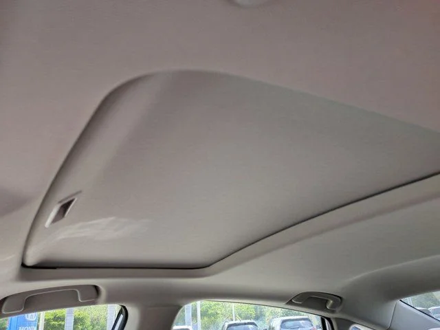 New 2026 Platinum White Pearl Honda Touring image 18