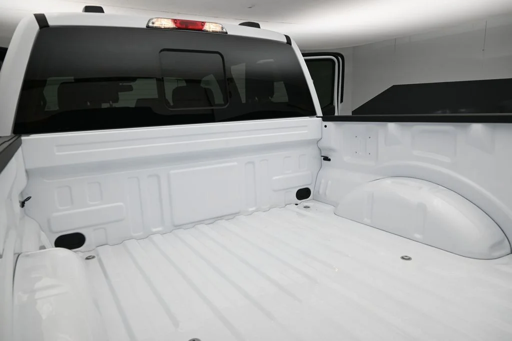 New 2026 Oxford White Ford XLT image 22