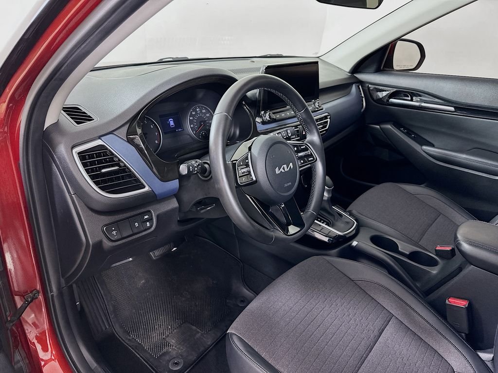 Used 2022 Orange Kia S image 9