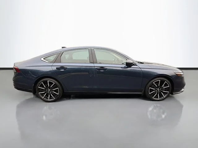 Used 2025  Honda Touring image 7