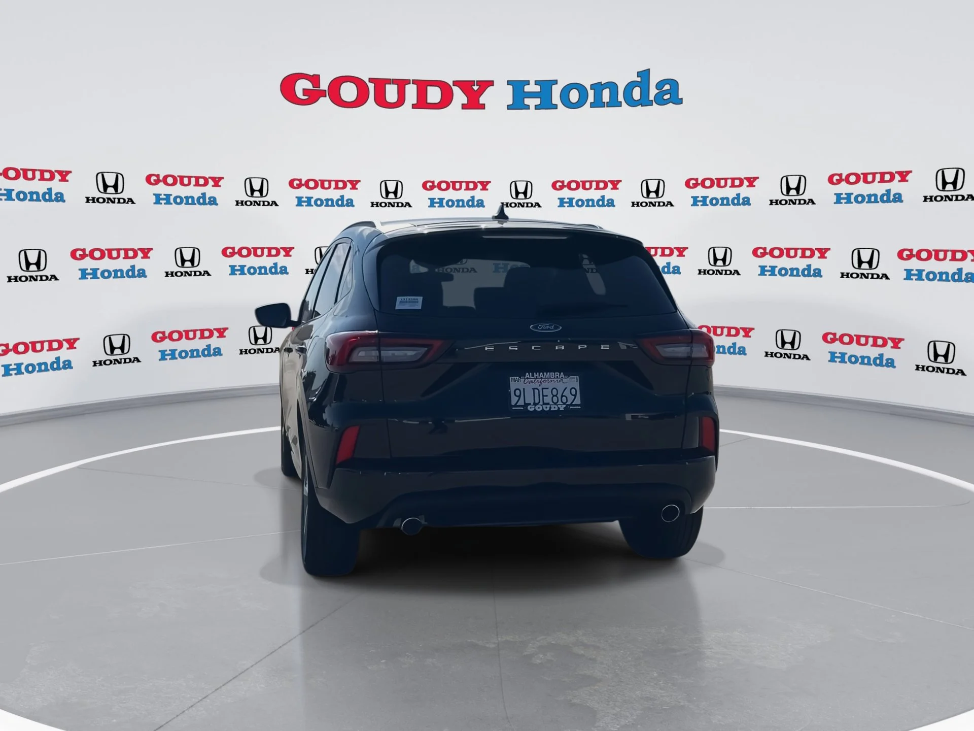 Used 2024 Agate Black Metallic Ford ST-Line image 7