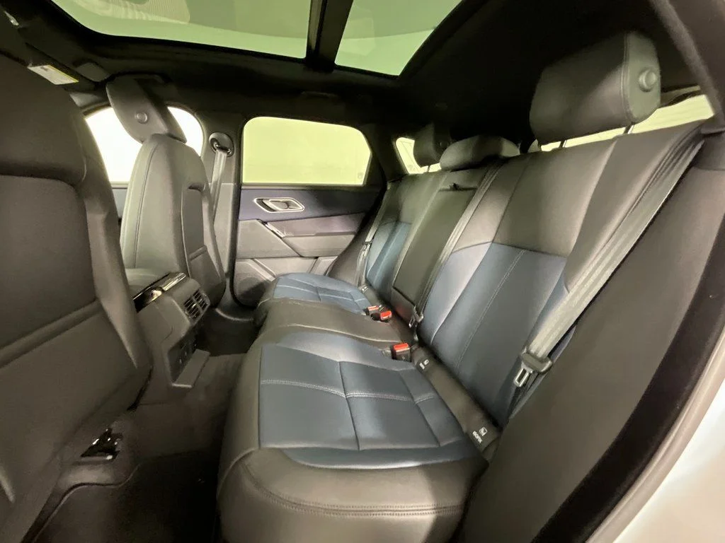 New 2026 Fuji White Land Rover Dynamic SE image 5